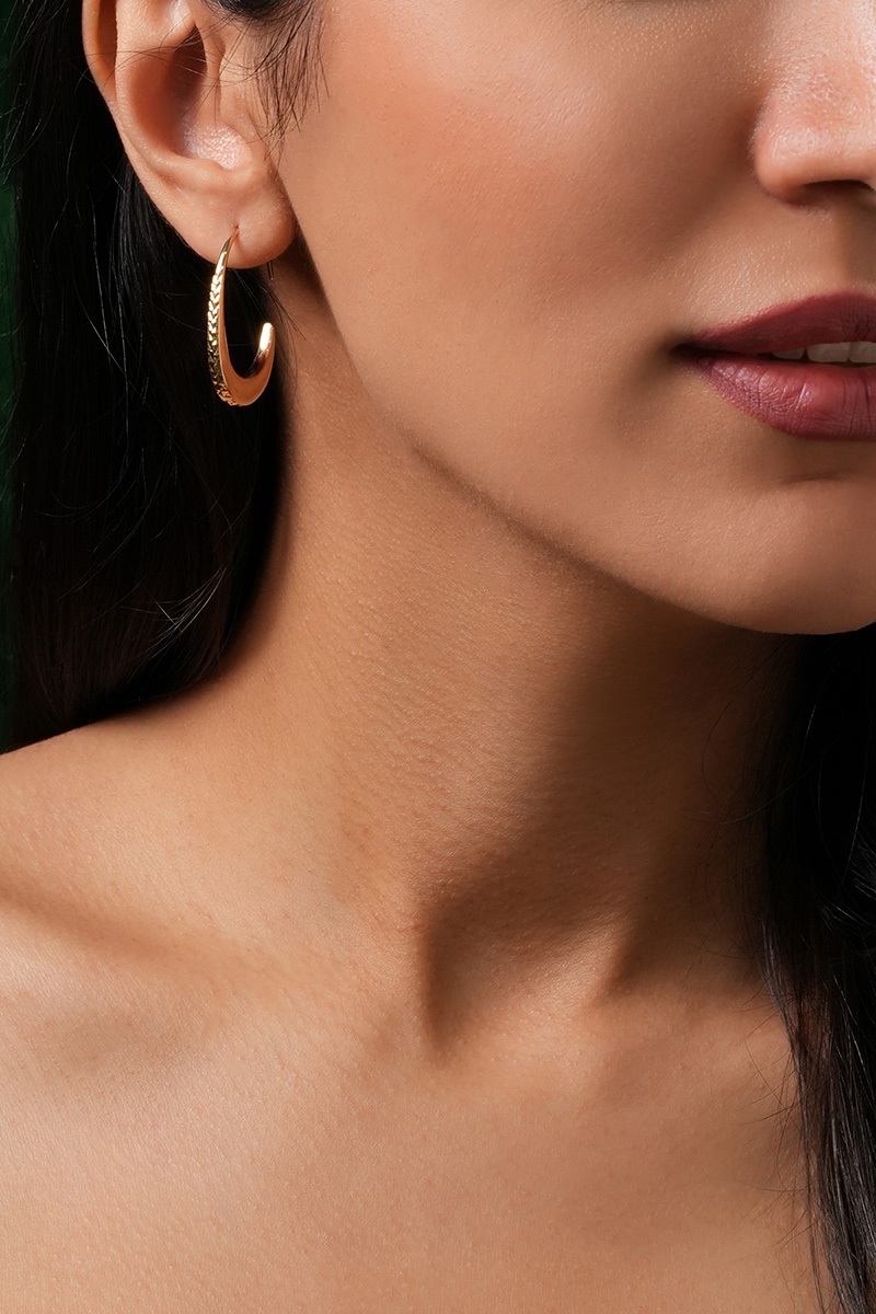 18K Gold Textured Hoop Earrings - Image 3