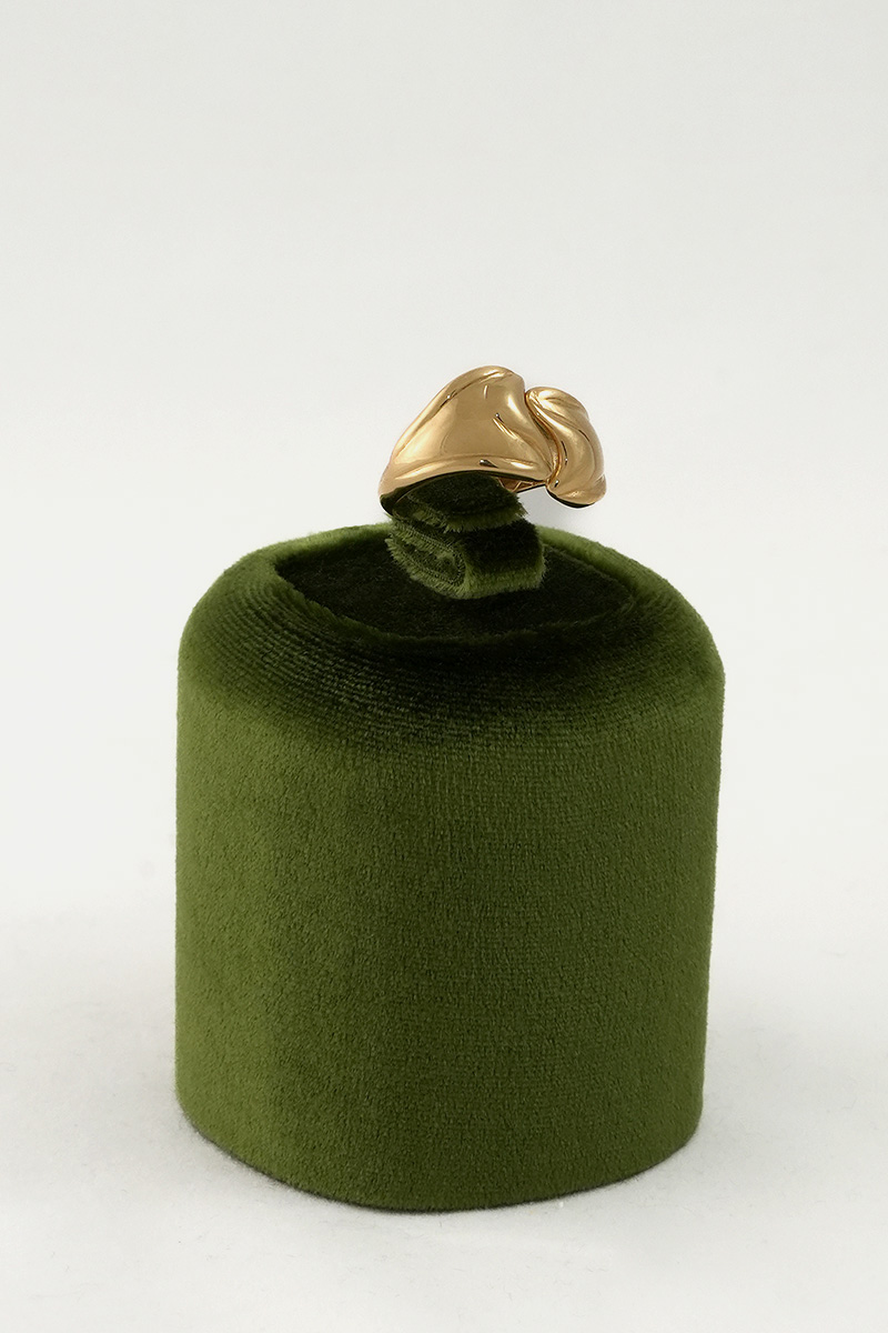 Luxury Sculpted Gold Ring