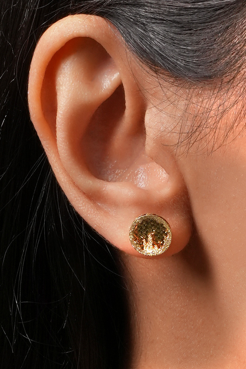 18K Gold Textured Stud Earrings - Image 2