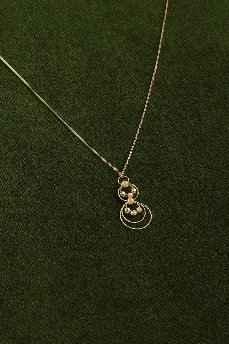Elegant Gold Pendant Necklace - Image 2