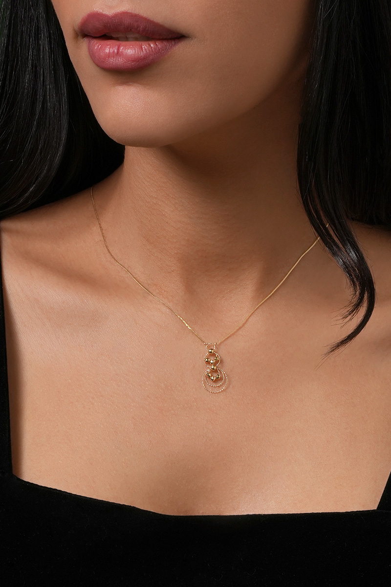 Elegant Gold Pendant Necklace - Image 3